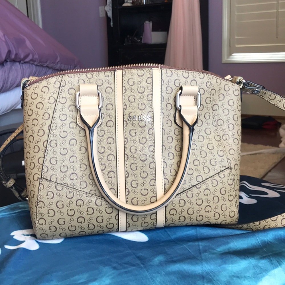 Guess Handbag - Picture 2 of 4